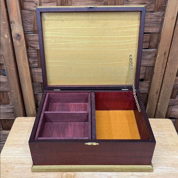 Vintage heavy Hubertoucourt Decorative Wooden Box with Fruit Basket Design - Picture 2 of 4